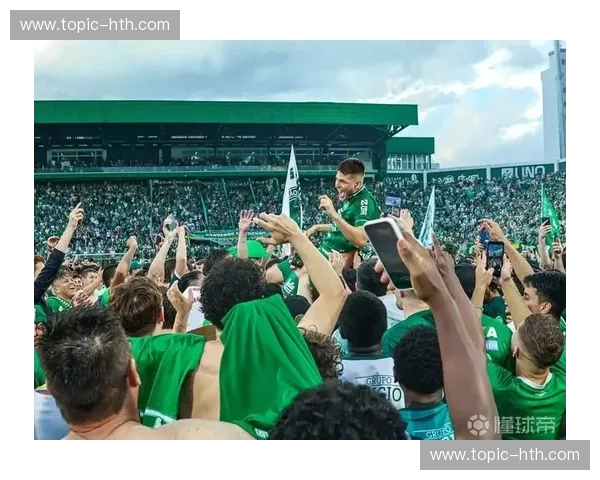 绿茵荣耀，激情碰撞：沙佩科恩斯与巴竞技的恩怨情仇